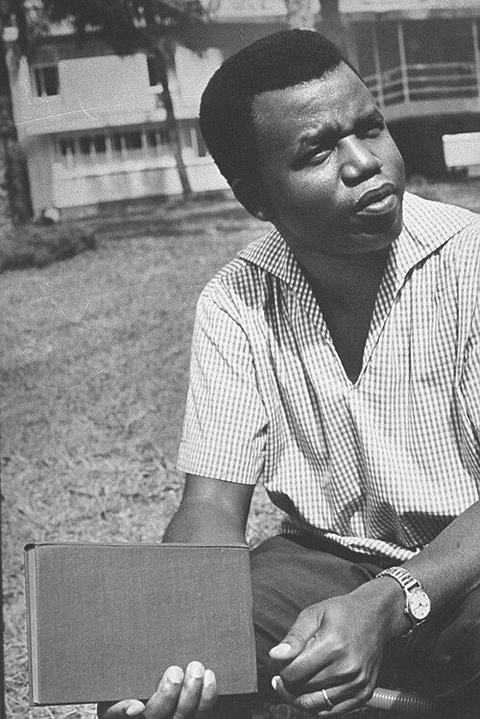 Portrait de Chinua Achebe